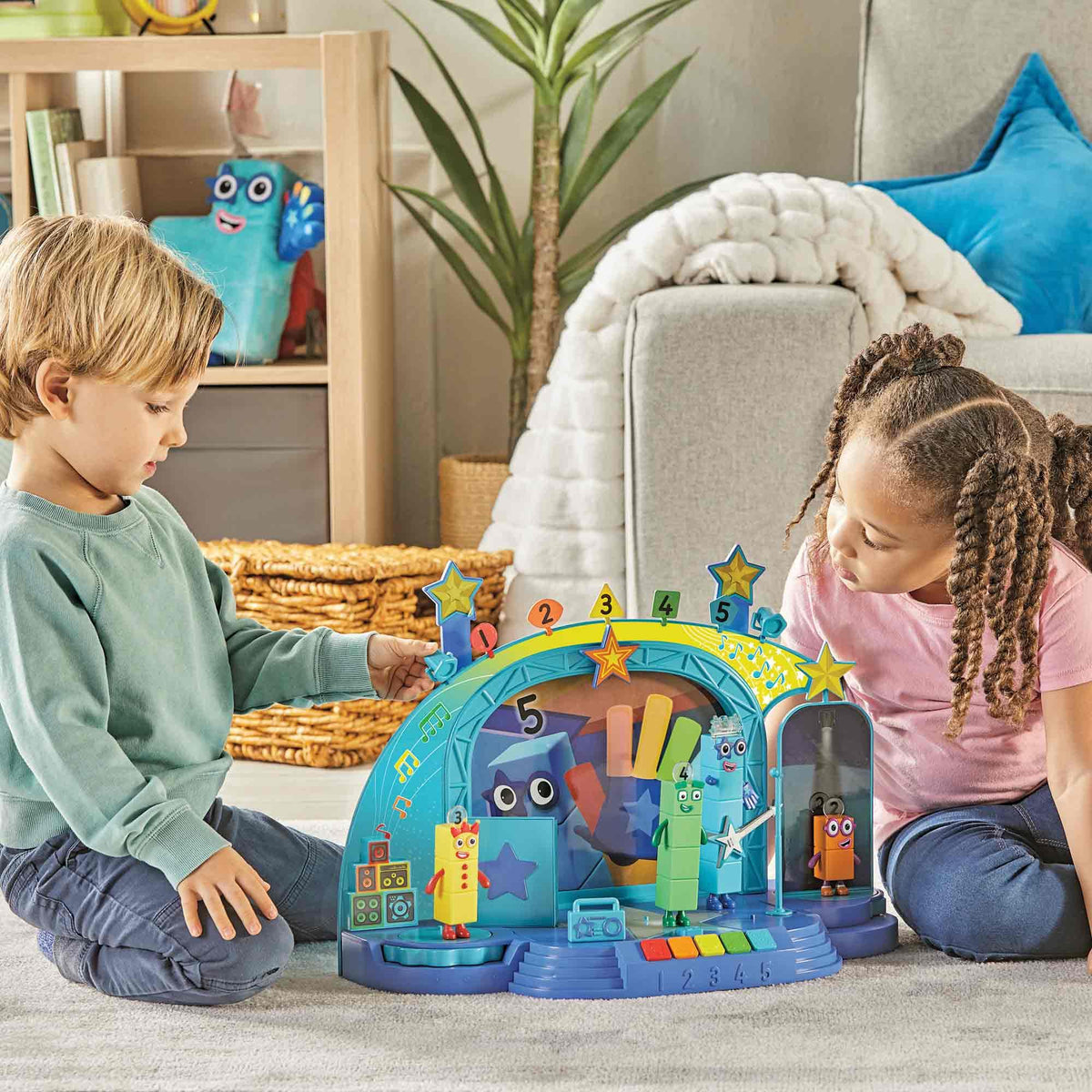 hand2mind-Block Number 5 Learning Resources Numberblock Five's Magic Superstar Scene Toys for 3 Year Old Boys and Girls, Deluxe Set with Five Figure Included, HM96095-UK, Multi